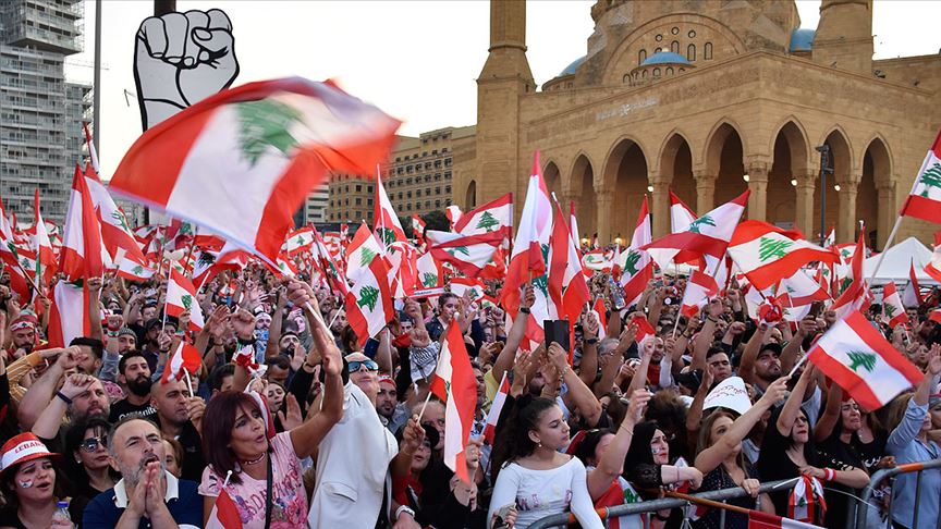 Siyasi ve ekonomik krizin pençesindeki Lübnan zor günlerden geçiyor