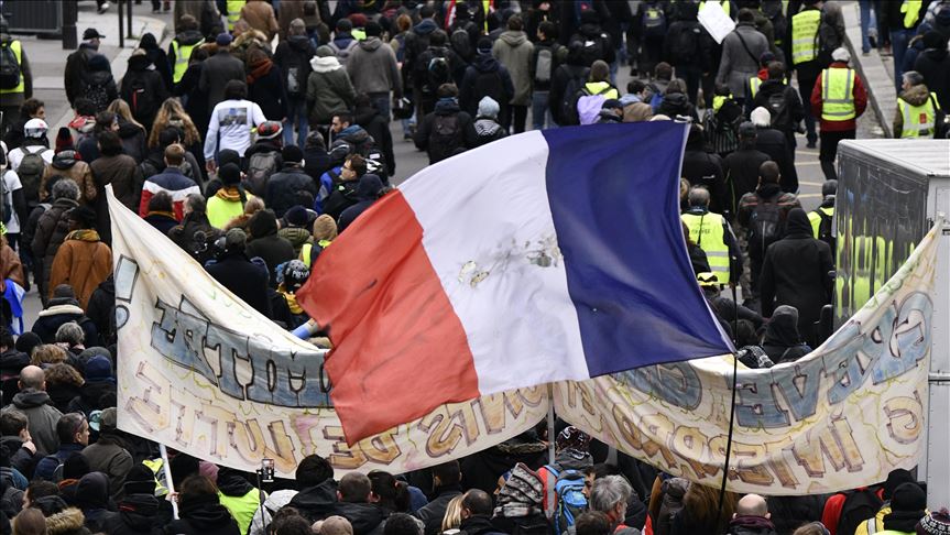 Mass protests continue in France for eighth day