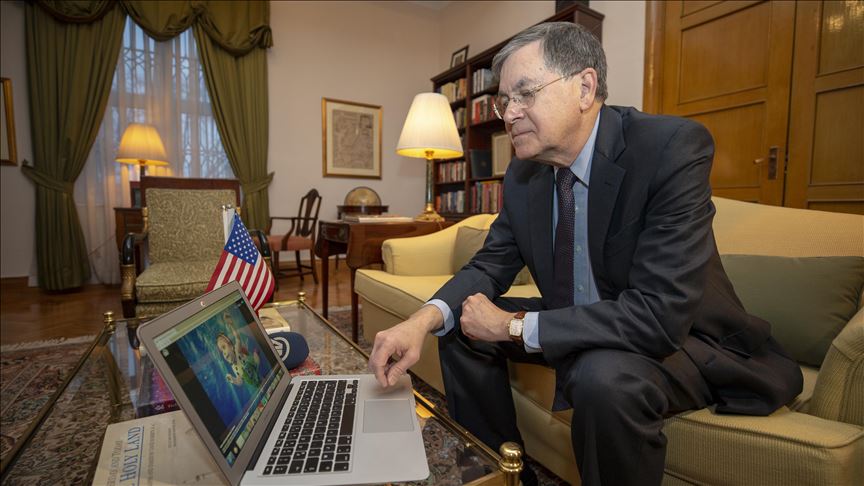 US envoy votes in Anadolu Agency photo contest