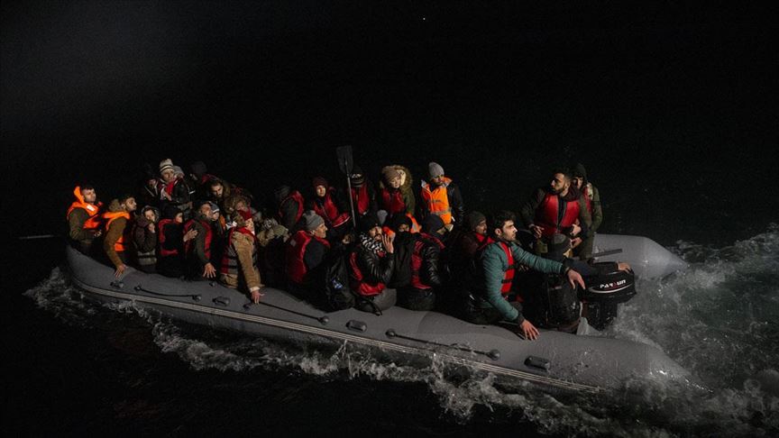AA, Sahil Güvenlik ekiplerinin düzensiz göçle mücadelesini görüntüledi