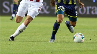 Fenerbahçe, lider Sivasspor'a konuk olacak