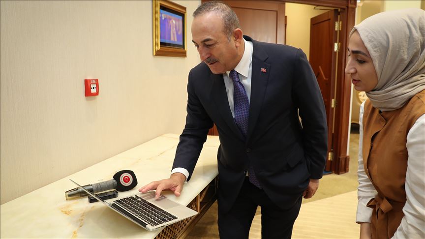 شرکت وزیر امور خارجه ترکیه در مسابقه «عکس سال» آناتولی