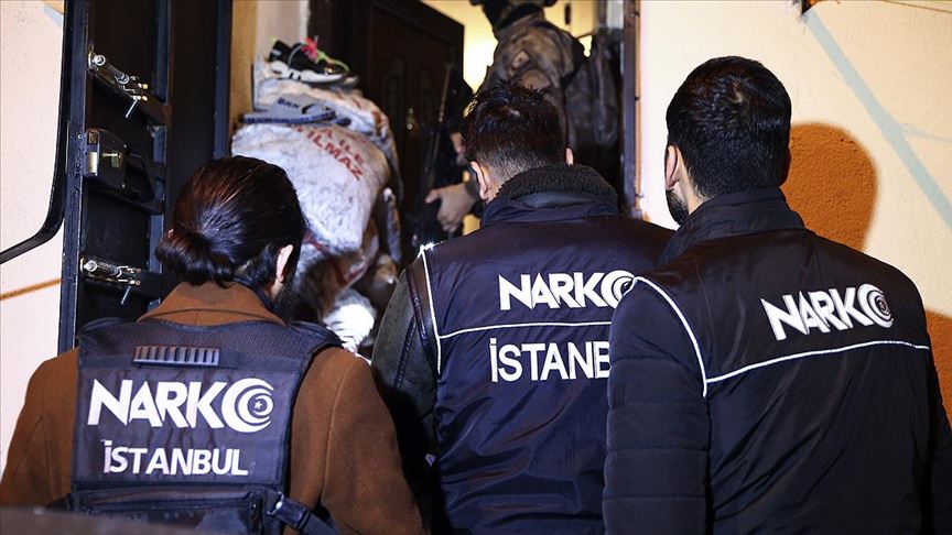 İstanbul'da uyuşturucu satıcılarına yönelik operasyon: 103 gözaltı
