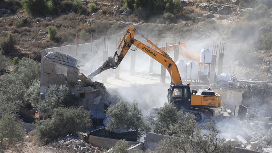 İsrail askerleri Batı Şeria'da Filistinlilere ait evi yıktı 