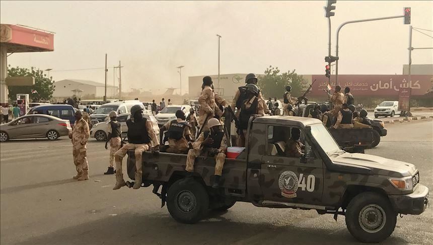 تنفيذا لقرار حكومي.. الأمن السوداني يستلم مقرات اتحادات ونقابات 