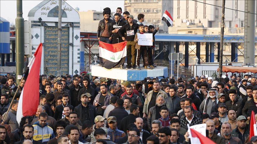 محتجون يغلقون حقلا نفطيا جنوبي العراق