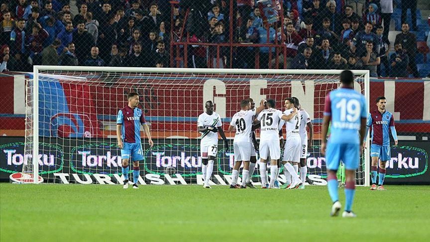Football: Trabzonspor, Basaksehir drop points