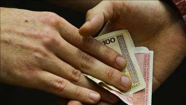 Prosječna plata u BiH porasla na 932 KM