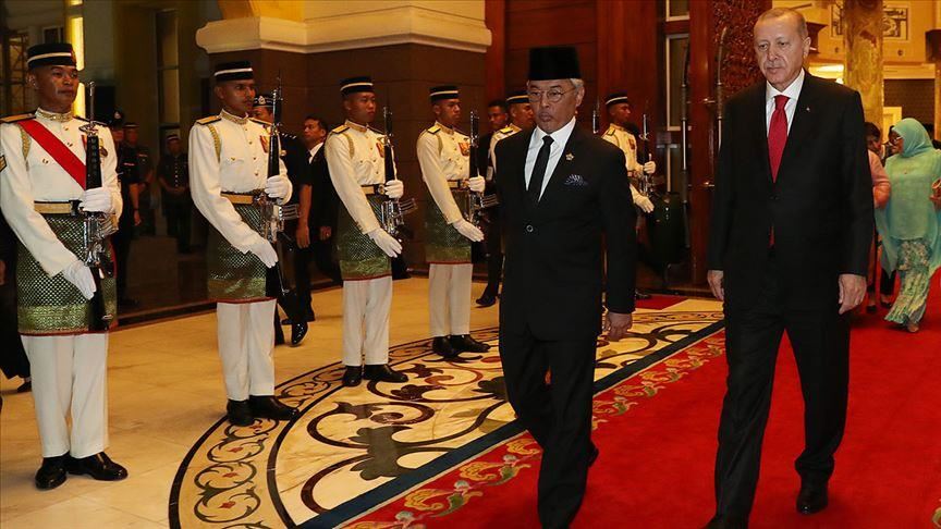 Turkish president meets Malaysian king ahead of summit
