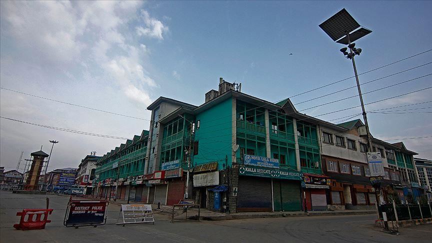 Police in Kashmir assault two journalists