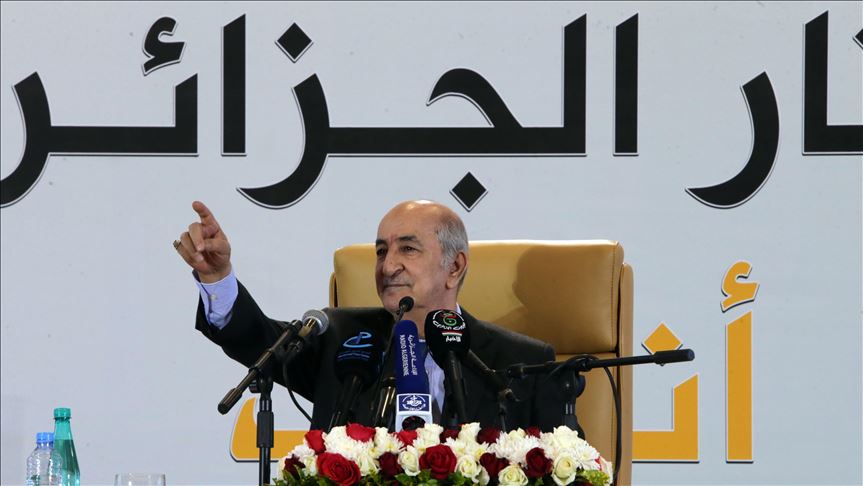 فوضى السياسة وحراك الشعب.."تركة ثقيلة" على مكتب رئيس الجزائر (تحليل)