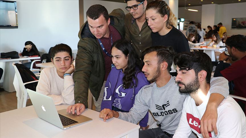 KKTC'de üniversite öğrencileri 'Millilerden asker selamı'na oy verdi