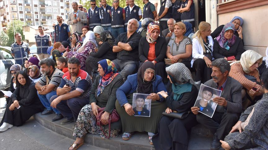 Türkiye Diyarbakır annelerini yalnız bırakmadı