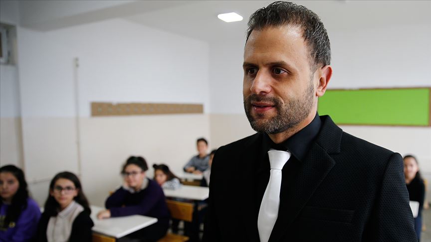 Çocuklara sanatla dokundu 'Türkiye'nin ilham veren öğretmeni' seçildi