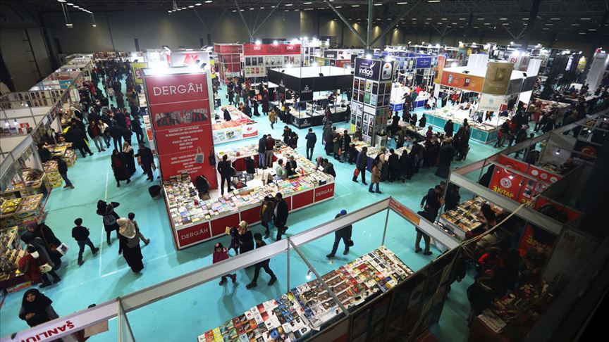 Vanlılardan kitap fuarına yoğun ilgi
