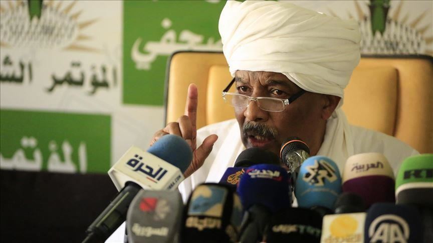 حزب الترابي يحذّر من "احتكار" دولة خليجية للموانئ السودانية
