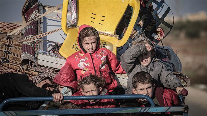 إدلب.. نزوح 25 ألف مدني خلال يومين بسبب الهجمات