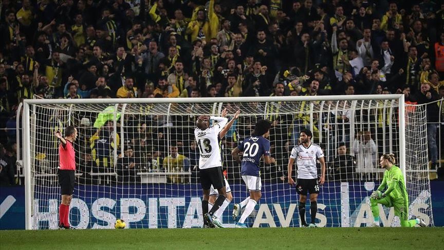Fenerbahce beat Besiktas 3-1 in football derby