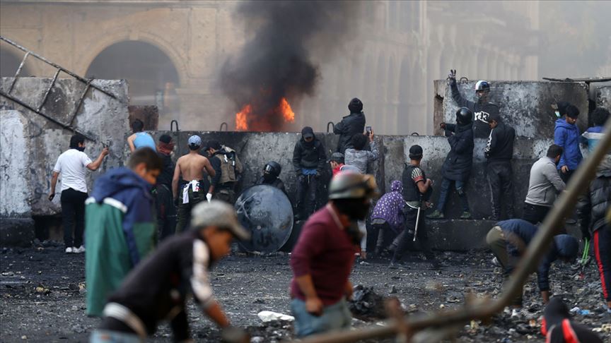 Irak'ta gösterilere katılan 26 aktivist suikast sonucu öldürüldü