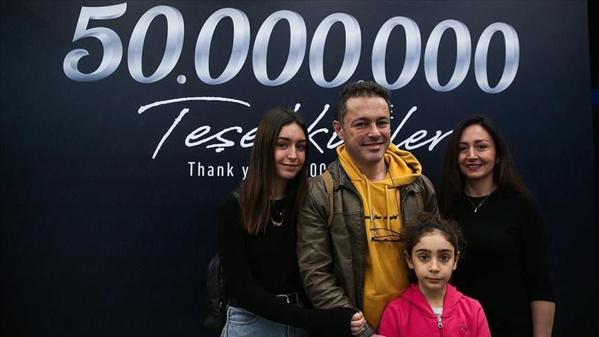 "مطار إسطنبول" يحتفي بالمسافر رقم 50 مليون