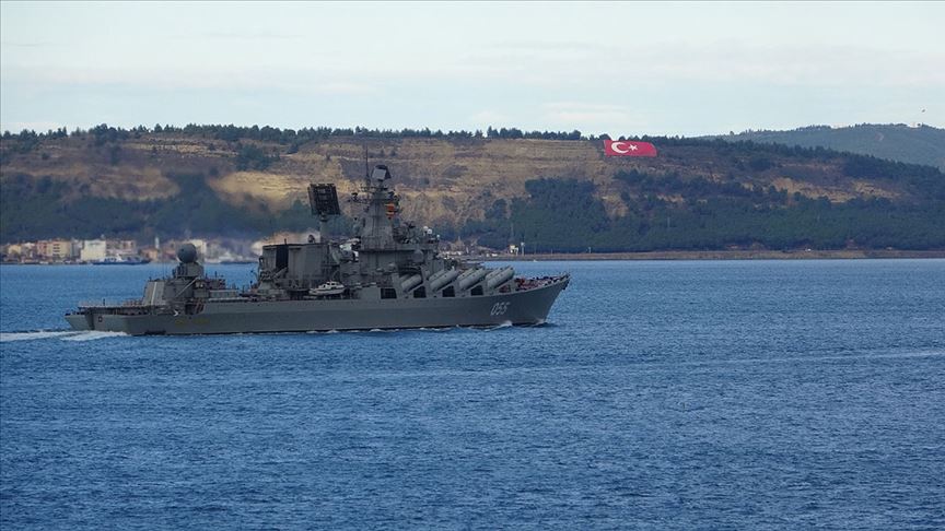 Rus askeri gemisi Çanakkale Boğazı'ndan geçti 