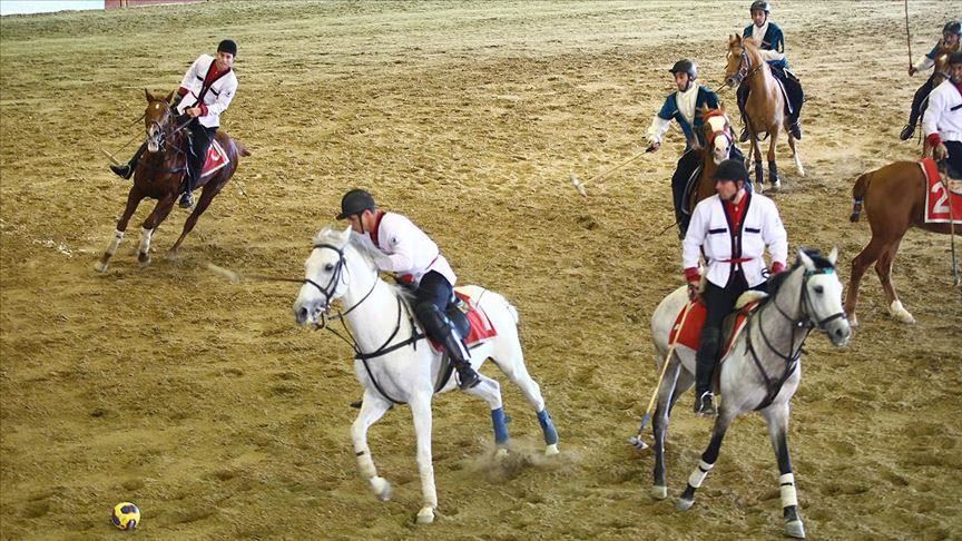 Azerbaijan hosts traditional Turkic horse-mounted sport