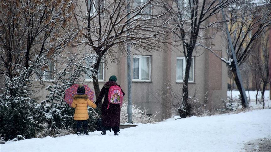 Olumsuz hava koşulları nedeniyle 3 ilde eğitime ara verildi