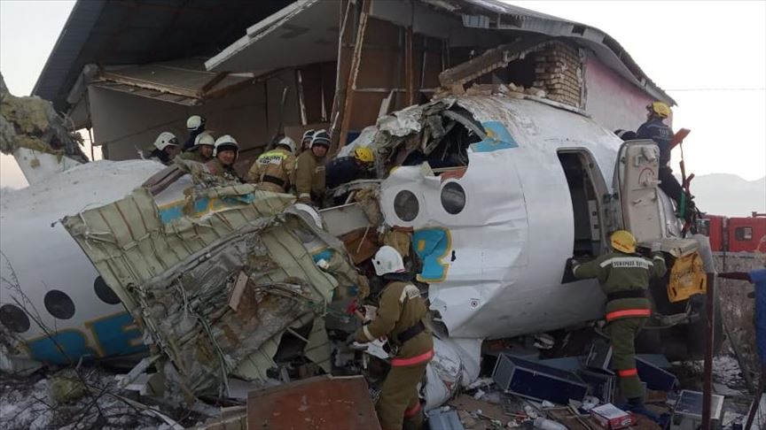 Al menos 15 personas murieron por un choque de avión en Kazajistán