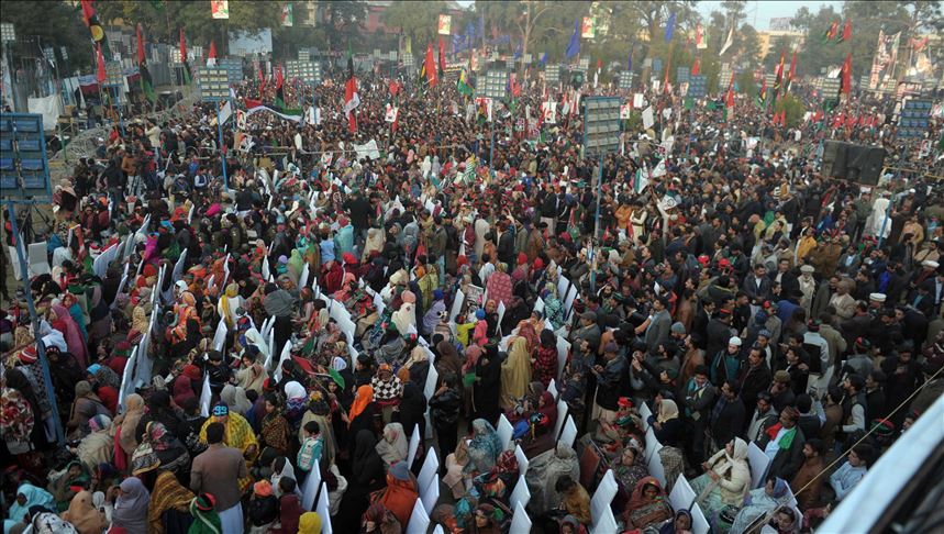 Pakistan : des milliers de personnes se rassemblent en souvenir de Benazir Bhutto