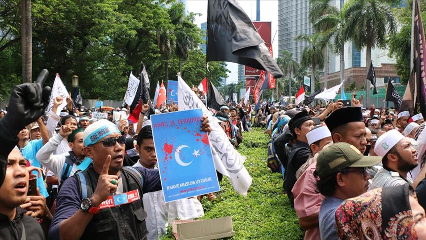 Endonezya&#39;da Çin&#39;in Uygurlara yönelik politikaları protesto edildi