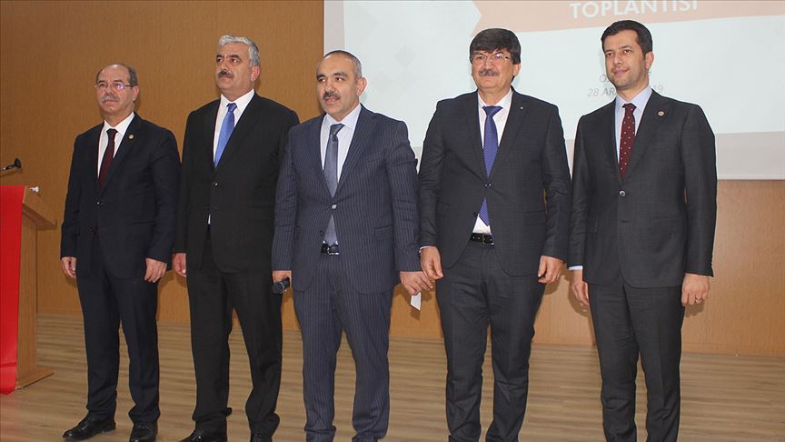 Osmaniye'de iki belediye başkanı AK Parti'ye katıldı 