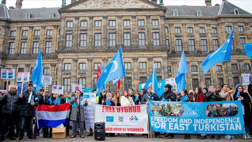 نتيجة بحث الصور عن وقفة احتجاجية أمام السفارة الصينية في مدينة لاهاي الهولندية