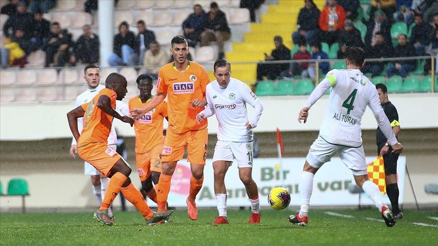 Alanyaspor son dakikada güldü