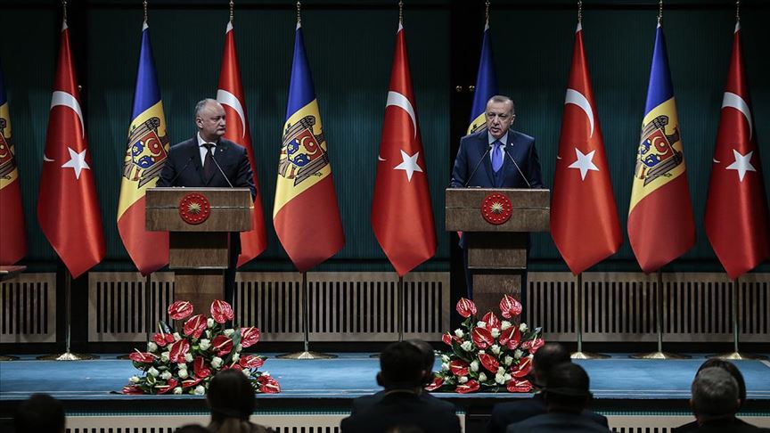 Cumhurbaşkanı Erdoğan: Moldova'daki FETÖ okullarının Türkiye Maarif Vakfı'na devredilmesini bekliyoruz