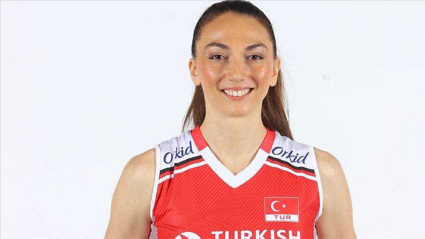 Milli voleybolcu Yıldırım: Olimpiyat elemelerinin favorilerindeniz