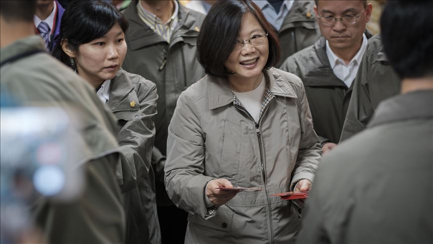 Taiwan’s president surges ahead in pre-election poll