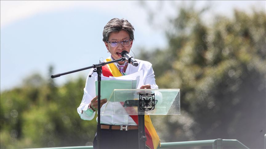 Claudia López se posesionó como la primera mujer alcaldesa de Bogotá