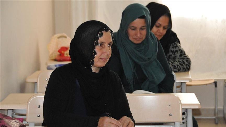 Ji bo ku "alzaymir"a wê pêş nekeve fêrî xwendin û nivîsandinê bû