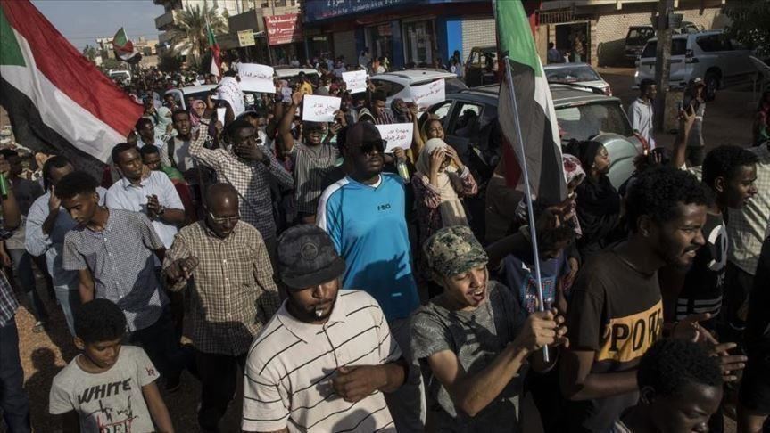 الخرطوم.. الآلاف يتظاهرون لوقف الاقتتال القبلي في دارفور