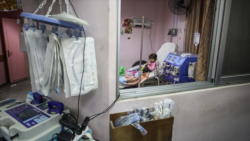 إسرائيل تمنع 51 ألف مريض من السفر خارج غزة للعلاج 
