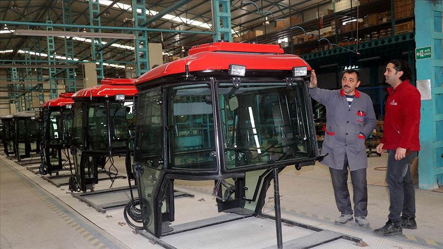 Amasya Dan 15 Ulkeye Traktor Kabini Ihracati