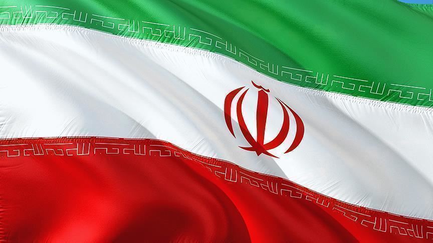مسؤول إيراني: نرصد القواعد والبوارج الأمريكية ونعد بانتقام قاس