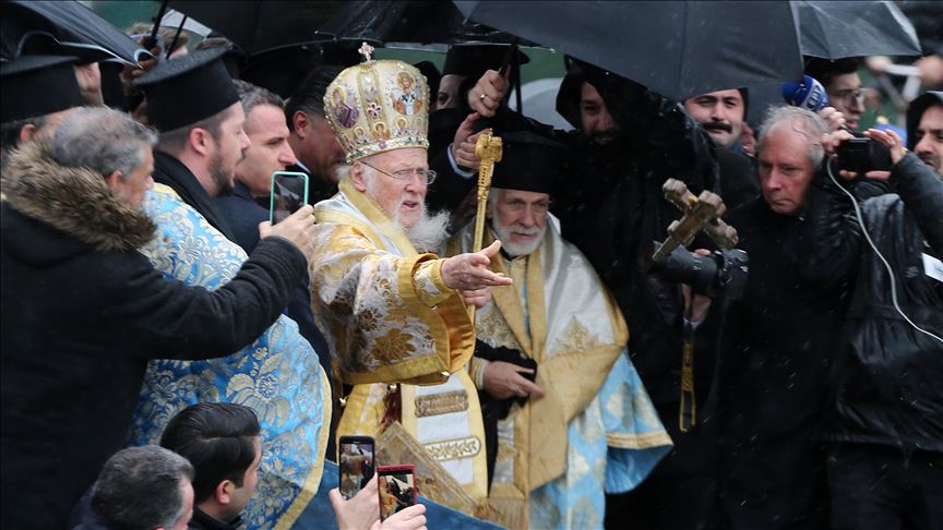 Istanbul: Greek Orthodox take deep dive for cross