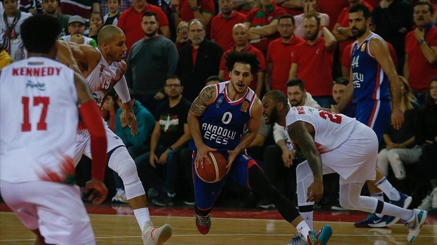 Anadolu Efes lead Turkish basketball league's 1st half