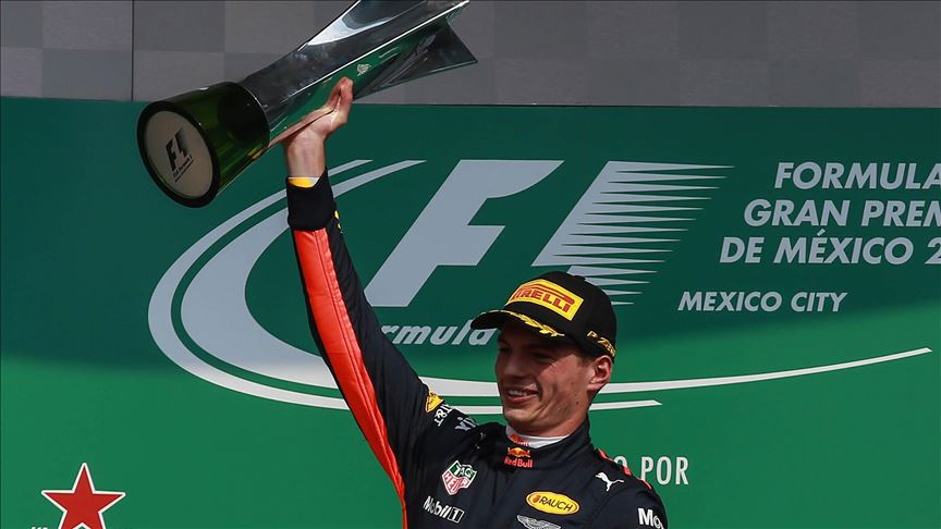 Red Bull, Max Verstappen'in sözleşmesini 2023'e kadar uzattı