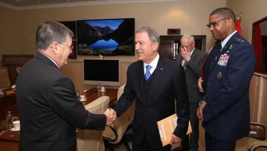 وزير الدفاع التركي يلتقي المبعوث الأمريكي إلى سوريا بأنقرة 