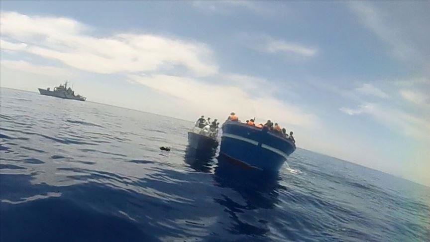 12 migrants killed as boat sinks off Greece
