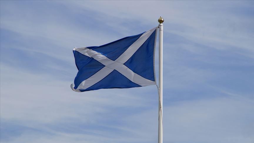 Thousands march in UK for Scottish independence