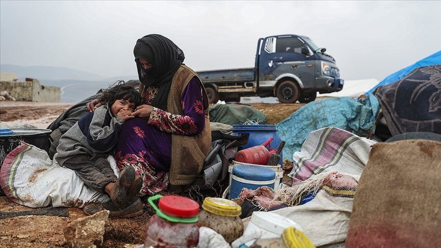 Syrian regime forces civilians to flee NW Syria