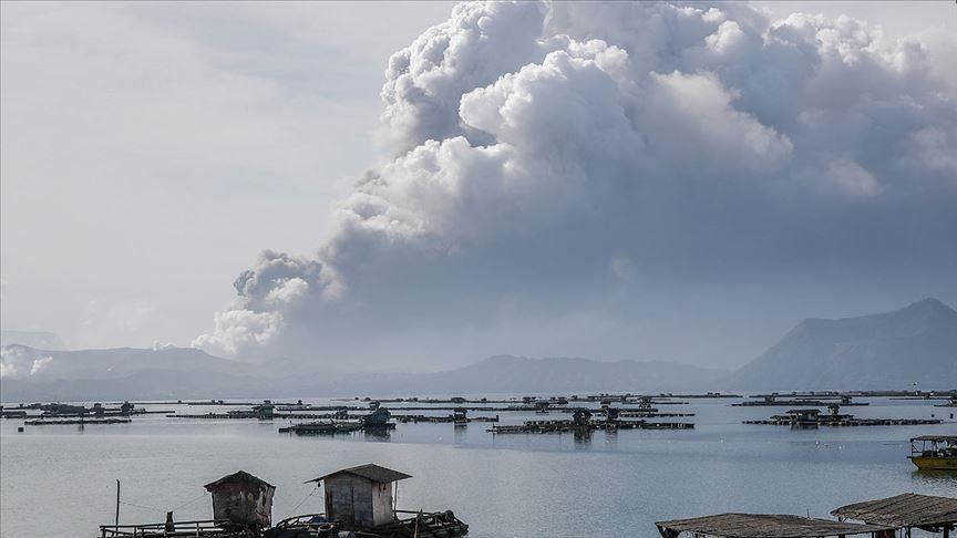 Philippines: Volcano halts air operations in capital